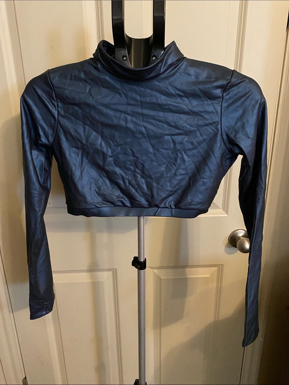 NWOT DOUBLE PLATINUM PERFORMANCE SHINY BLUE SIZE LARGE